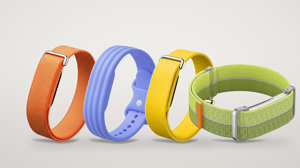 Four Fitbit Air strap styles: nylon sport loop, ribbed silicone band, soft silicone loop and slim woven band
